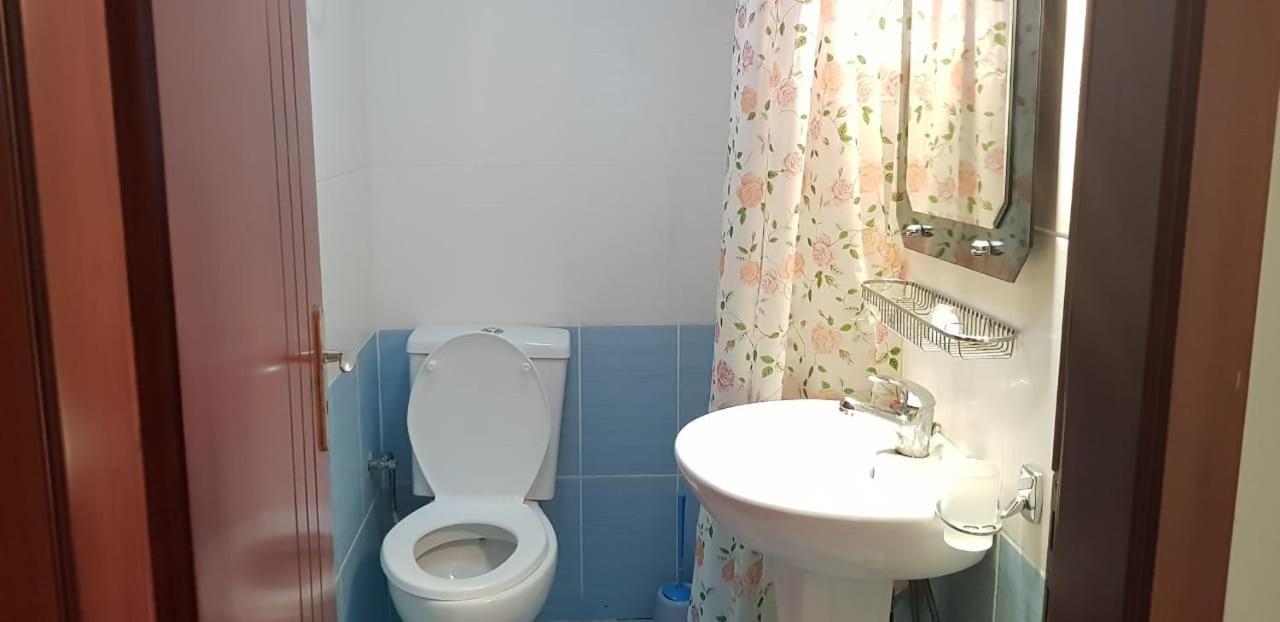 The First Hotel Saranda Екстериор снимка