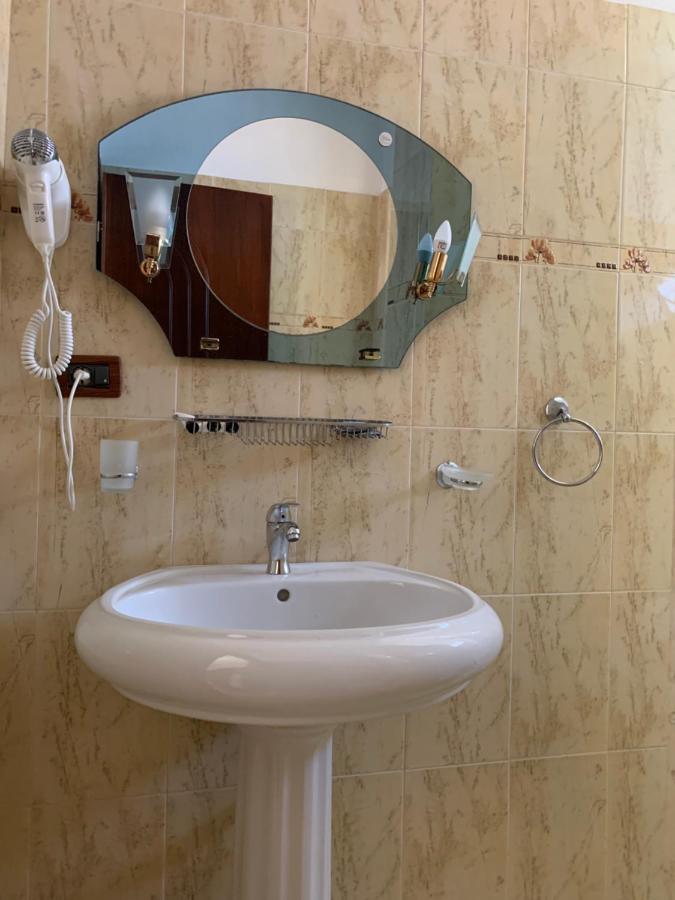 The First Hotel Saranda Екстериор снимка