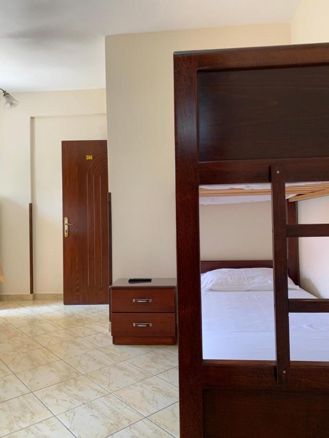The First Hotel Saranda Екстериор снимка