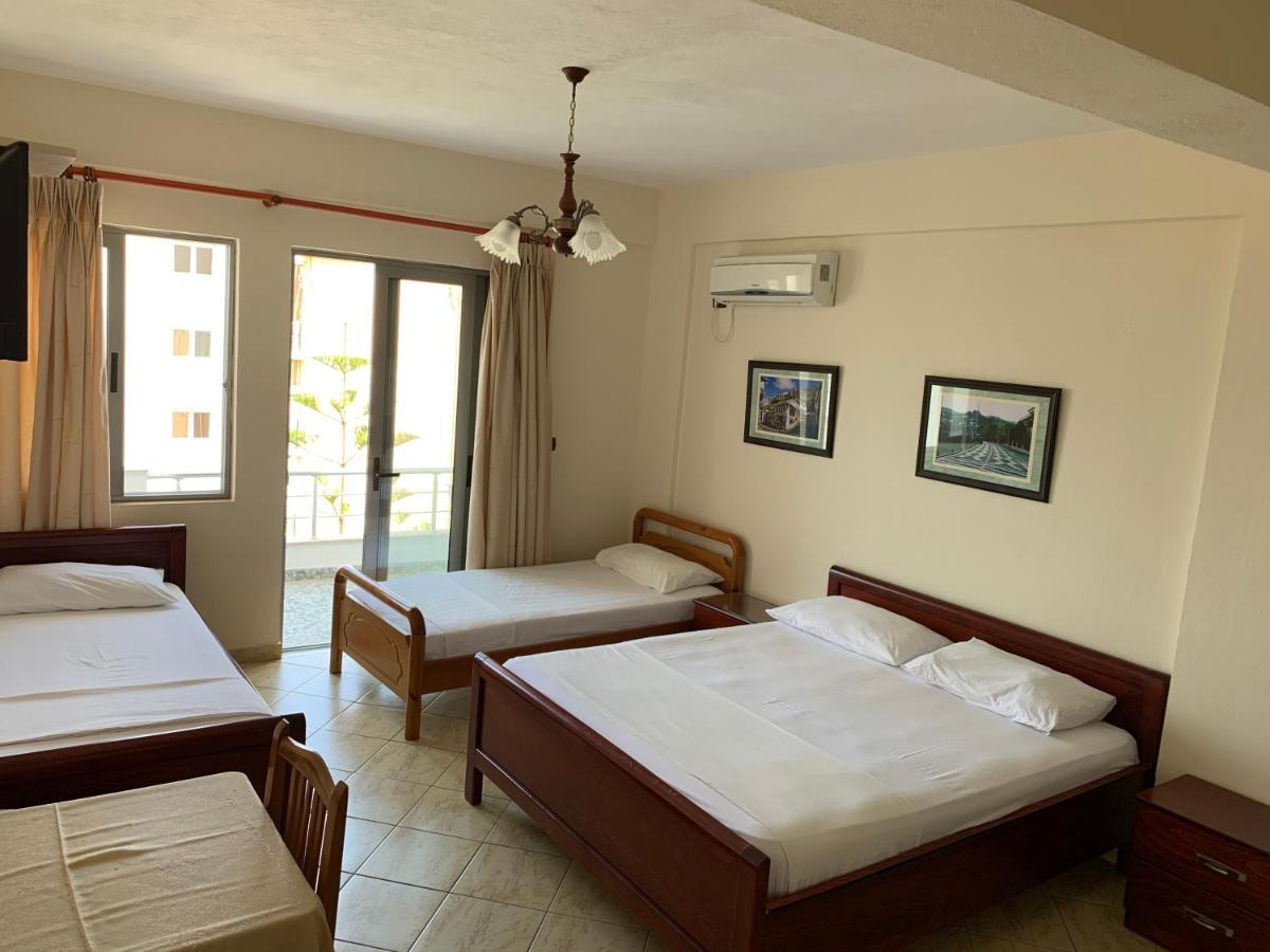 The First Hotel Saranda Екстериор снимка