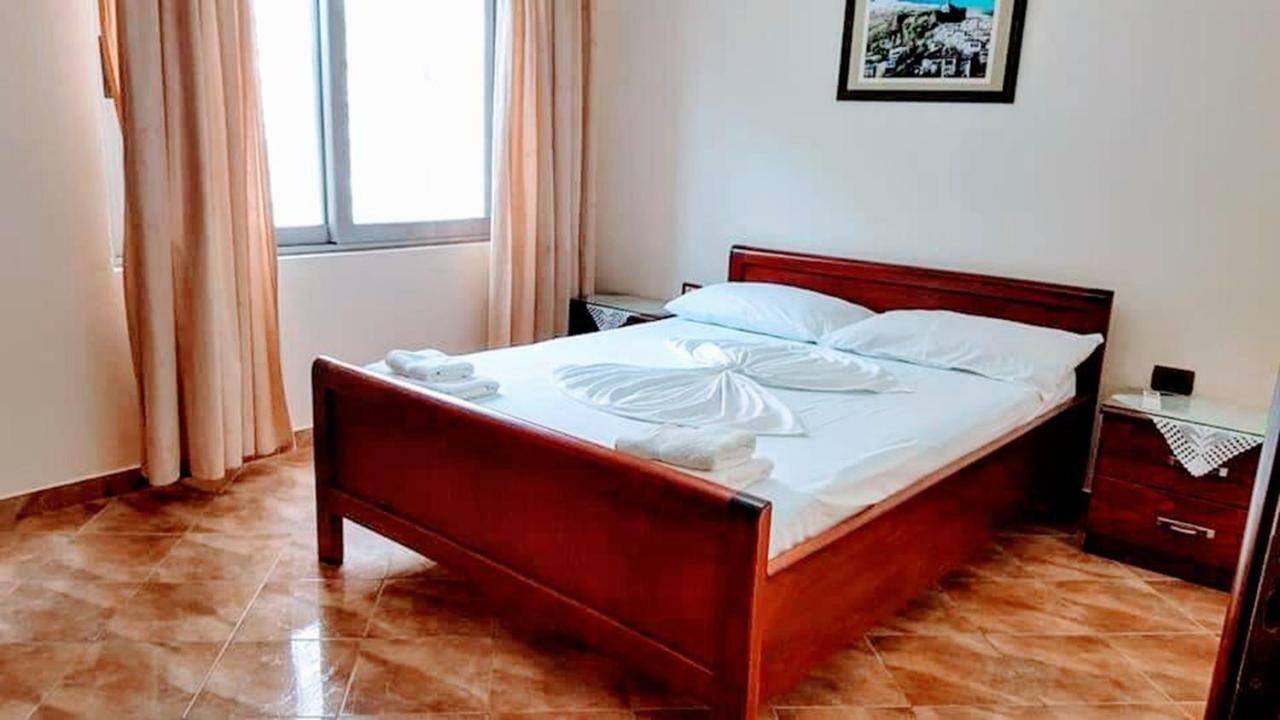 The First Hotel Saranda Екстериор снимка